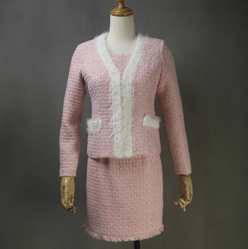 A pink fluffy coat designed for winter not only adds a pop of color to your wardrobe but also offers exceptional warmth and comfort. The fluffy texture not only looks stylish but also provides insulation against the chilly weather. With the option to customize the coat's design, you can choose a style that suits your personality, whether it's a sleek and tailored silhouette or a more relaxed and cozy fit
