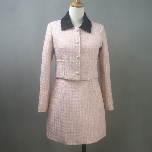 Make a stunning statement with this custom-made pale pink A-line dress suit, designed for elegance, comfort, and versatility. Whether you're attending a wedding, graduation, or any special occasion, this beautifully tailored ensemble is the perfect choice.
Pink suit with a black collar