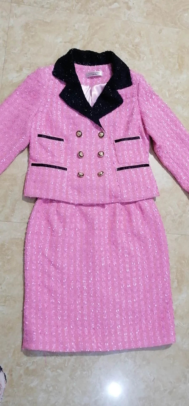 Women Custom made Hot Pink Vintage Style Tweed Suit Jacket Coat for Women UK CUSTOMER SERVICE! CUSTOM MADE Blazer + Shorts/Skirts/Trousers Sequinned Jacket Coat for Women, Can worn for ceremony, Inauguration , Party, Night Out and Evening Friends with Dinner. No Machin washable. We offer Shorts, Skirts, Trousers for the suit.