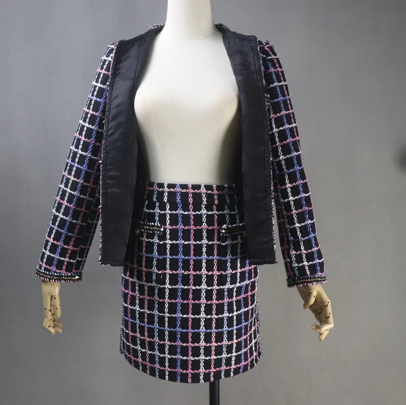 Custom Made Tailor Hand Made Black Trim White Tweed Blazer Coat+ Skirt / Dress Suit for Women There are many different materials to pick from when purchasing one of our ladies tailored coats, including light and heavy weight tweeds. As with all of our clothing, we recognise that each person's personal landscape is unique, thus our skilled tailor's advice is essential to guaranteeing the size and figuration are ideal.