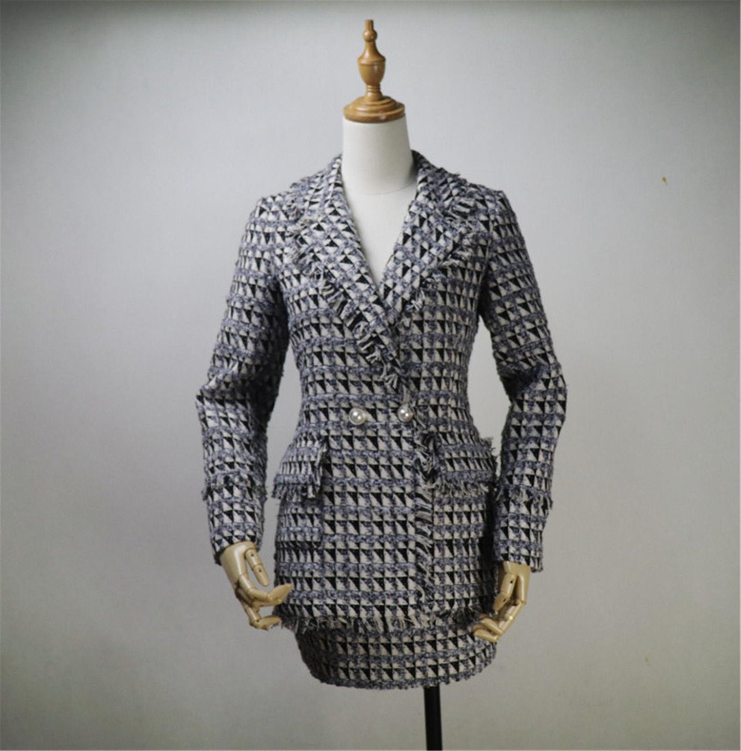 Women CUSTOM MADE Houndstooth Tweed Tassel Fringe Jacket Coat Blazer+ Skirts UK CUSTOMER SERVICE! All of our suits can be made with a Skirt or a pair of Shorts or Trousers. All items are made to order with very experienced tailors. Please advise your height, weight and body measurements ( Bust, shoulder, Sleeves, Waist and Length etc). Our tailors will make the order for you! Materials: tweed