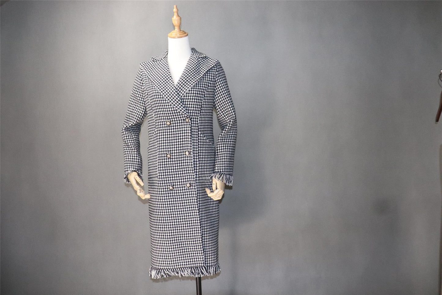 Womens Long Coat CUSTOM MADE Houndstooth Black Checked Wool Blend Tweed UK CUSTOMER SERVICE! Womens Long Coat CUSTOM MADE Houndstooth Black Checked Wool Blend Tweed-All items are made to order. Please advise your height, weight and body measurements ( Bust, shoulder, Sleeves, Waist and Length etc). Our tailors will make the order for you! Materials: Wool blend (20% Wool)