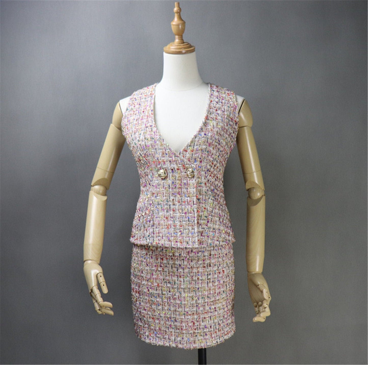Women's Custom Made Multi-Color Tweed Coat / Cape+ Vest + Skirt 3 Pieces Suit Pink UK CUSTOMER SERVICE! Women's Custom Made Multi-Color Tweed Coat / Cape+ Vest + Skirt 3 Pieces Suit Pink, all of our suits can be made with a Skirt or a pair of Shorts or Trousers. All items are made to order. Please advise your height, weight and body measurements ( Bust, shoulder, Sleeves, Waist and Length etc). Our tailors will make the order for you!