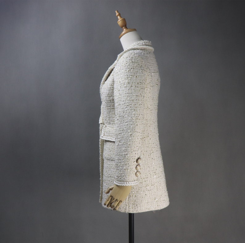 Women's CUSTOM MADE Chain Trim Golden Sparkle Tweed Coat Cream UK CUSTOMER SERVICE! Women's CUSTOM MADE Chain Trim Golden Sparkle Tweed Coat Cream- Long Coat have unique style. Can worn for winter season, party wear, night out ,it has front pocket with sequinned design ,white buttons and Long Sleeves. You can feel more comfort and warm. Fully Lined and sharply tailored. Made of comfortable and fantastic fabric, show off your charming curves.