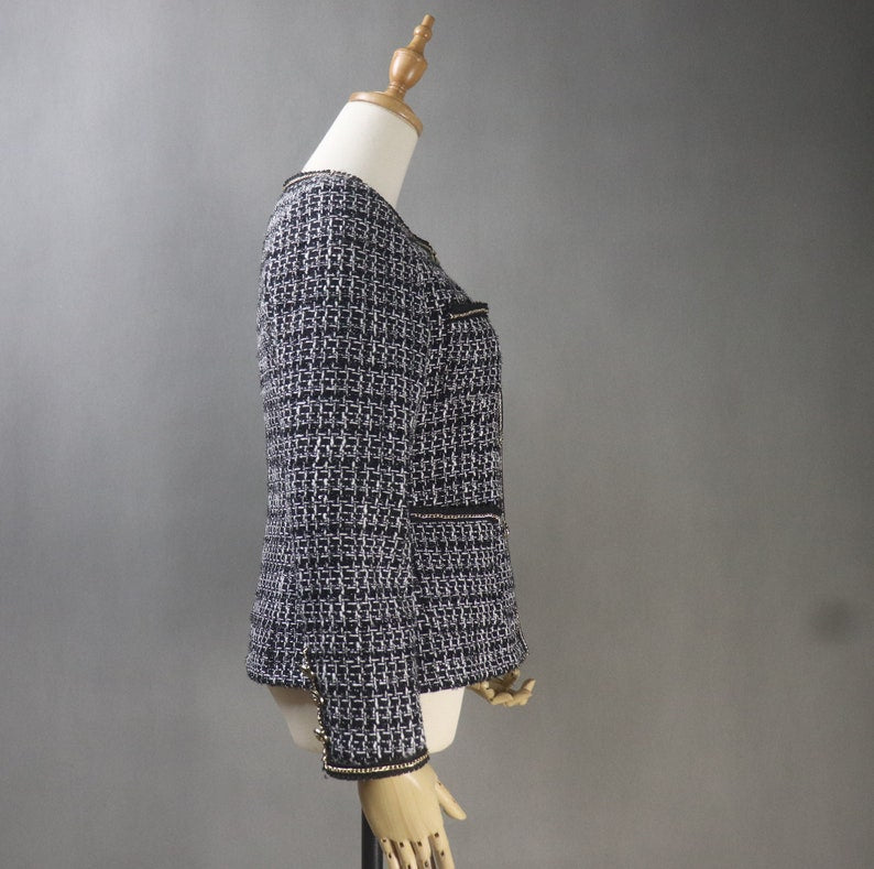 Tailor Made Black/White Tweed Jacket Coat Blazer For Women-This is a Classic white and black pattern tweed suit. You can wear it in for any formal occasion, such as business meeting, graduation, evening dinner etc. It is very versatile! You also can wear it in an informal way with buttons open. It can go with jeans perfectly for a spring look.