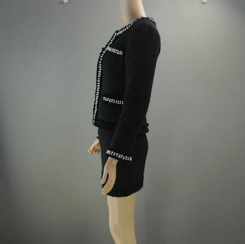 As a result of the unique variations in female body shapes, we always use a basting fitting on all of our women's suits. In our opinion, this is the best method for ensuring a superior fit. Casual clothing's true value rests in how versatile it is. Wearing your jackets, trousers, and waistcoats separately will greatly enhance and broaden your wardrobe. Finding a professional suit that fits well and you love can be very challenging for many women.