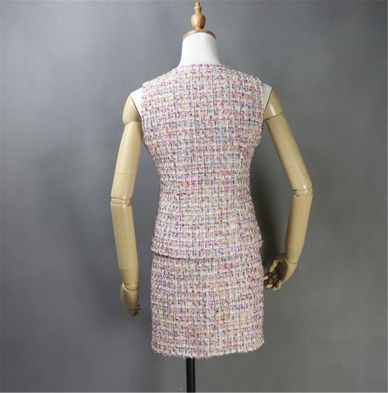 Women's Custom Made Multi-Color Tweed Coat / Cape+ Vest + Skirt 3 Pieces Suit Pink UK CUSTOMER SERVICE! Women's Custom Made Multi-Color Tweed Coat / Cape+ Vest + Skirt 3 Pieces Suit Pink, all of our suits can be made with a Skirt or a pair of Shorts or Trousers. All items are made to order. Please advise your height, weight and body measurements ( Bust, shoulder, Sleeves, Waist and Length etc). Our tailors will make the order for you!