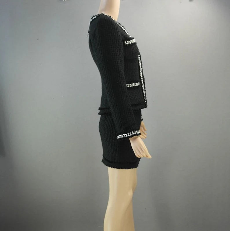 As a result of the unique variations in female body shapes, we always use a basting fitting on all of our women's suits. In our opinion, this is the best method for ensuring a superior fit. Casual clothing's true value rests in how versatile it is. Wearing your jackets, trousers, and waistcoats separately will greatly enhance and broaden your wardrobe. Finding a professional suit that fits well and you love can be very challenging for many women.