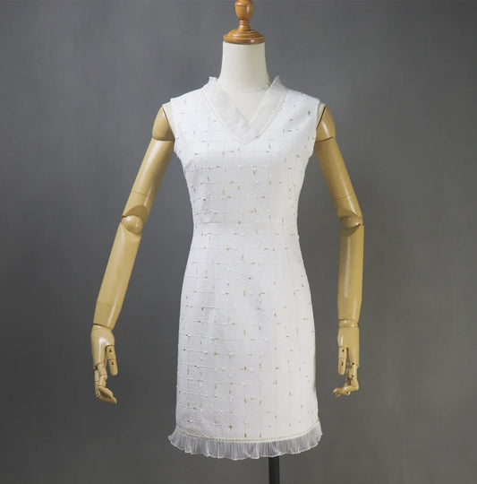 TAILOR MADE V Neck Ruffle Trim Golden Checked Sleeveless Dress in the UK CUSTOMER SERVICE It can be challenging and time-consuming to dress wedding guests. You want to shine, but you don't want to steal the bride's spotlight. Along with being elegant, your wedding guest attire should be comfortable. Whether it's summer, spring, winter, or fall, there are several lovely wedding guest dresses available for your choosing.