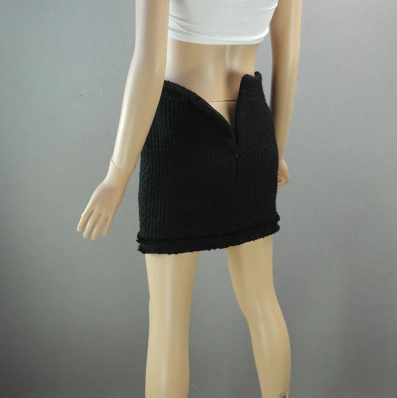 As a result of the unique variations in female body shapes, we always use a basting fitting on all of our women's suits. In our opinion, this is the best method for ensuring a superior fit. Casual clothing's true value rests in how versatile it is. Wearing your jackets, trousers, and waistcoats separately will greatly enhance and broaden your wardrobe. Finding a professional suit that fits well and you love can be very challenging for many women.