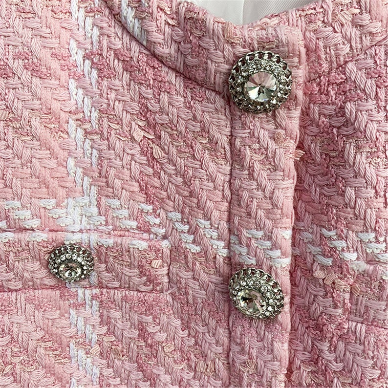 Women's Designer Inspired Jewellery Buttons Tweed Pink Crop Blazer + Skirt UK CUSTOMER SERVICE! Women's Jewellery Buttons Tweed Pink Crop Blazer + Skirt, can worn for casual wear, party, lunch with friends. Feel more comfort and good. Size: UK 4-12/ EU 32-40/ US 0-8