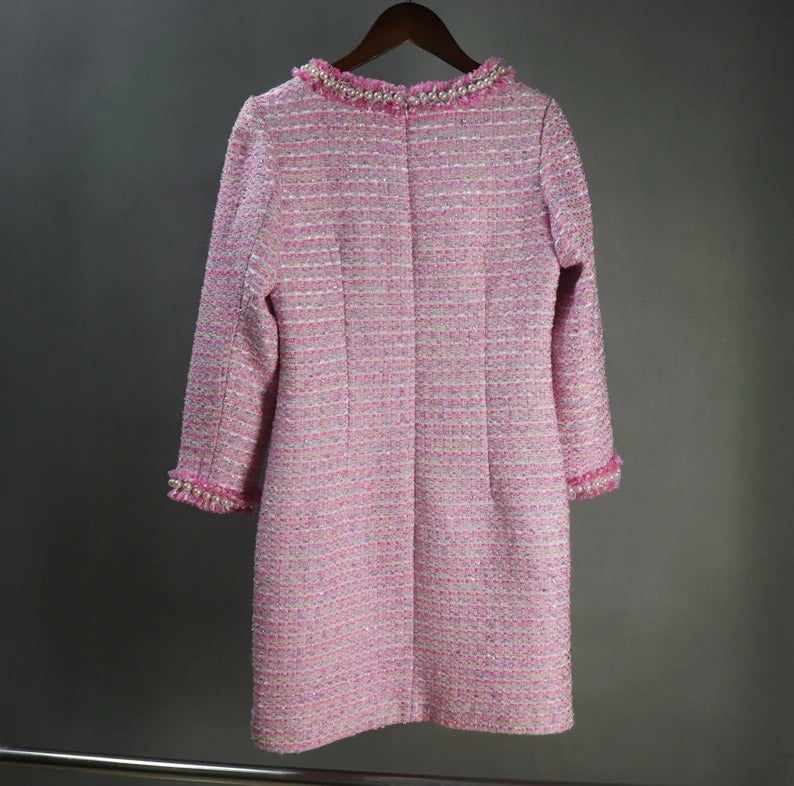 Womens Custom Made Pearls Tweed 3/4 Sleeves Dress Hot Pink UK CUSTOMER SERVICE! Womens Custom Made Pearls Tweed 3/4 Sleeves Dress Hot Pink - Pink tweed fabric with back zip, 3/4 sleeves, Knee length dress. Can wear it for outside party , holidays and casual or formal wear. Dry Cleaning. The midi length and round-neck gives this pencil fashionable dress a classic and timeless shape, making the baggy trendy pretty dressing gown versatile for various special occasions.