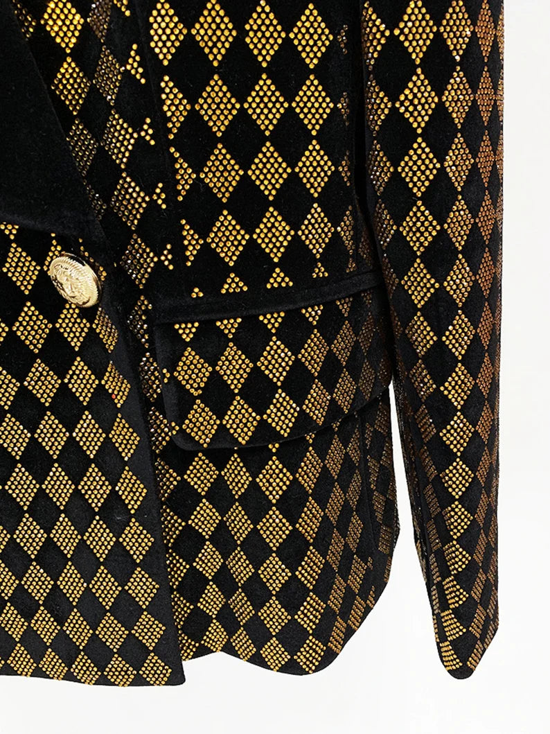 The double stitching on the sleeves and pockets shows a superb level of attention to detail in this women's blazer jacket in black and golden diamond hotfix rhinestones. This checked Blazer jacket is both comfortable and fashionable, making it ideal for any season. Use it as a thin layer over casual clothing and festive attire.