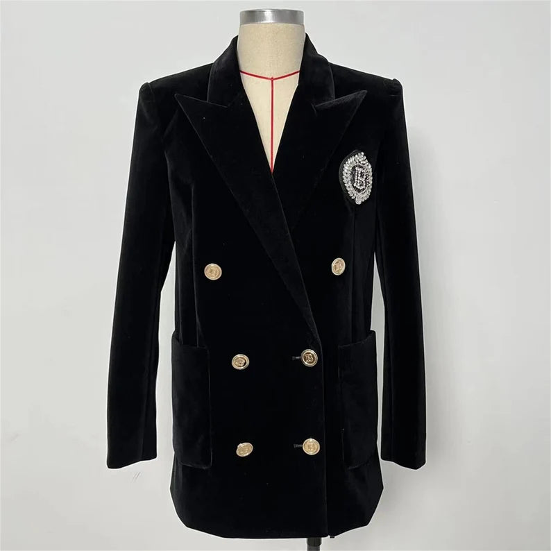 Women's Jewellery Badge Loose Fit Mid-Length Velvet Blazer Jacket Black - To demonstrate your mastery of fashion, try donning a black blazer and a pair of navy jeans. You feel brave? Put on a pair of black leather oxford shoes to change things up. Our blazers are the perfect way to add some sleek structure to your look for true power dressing. 