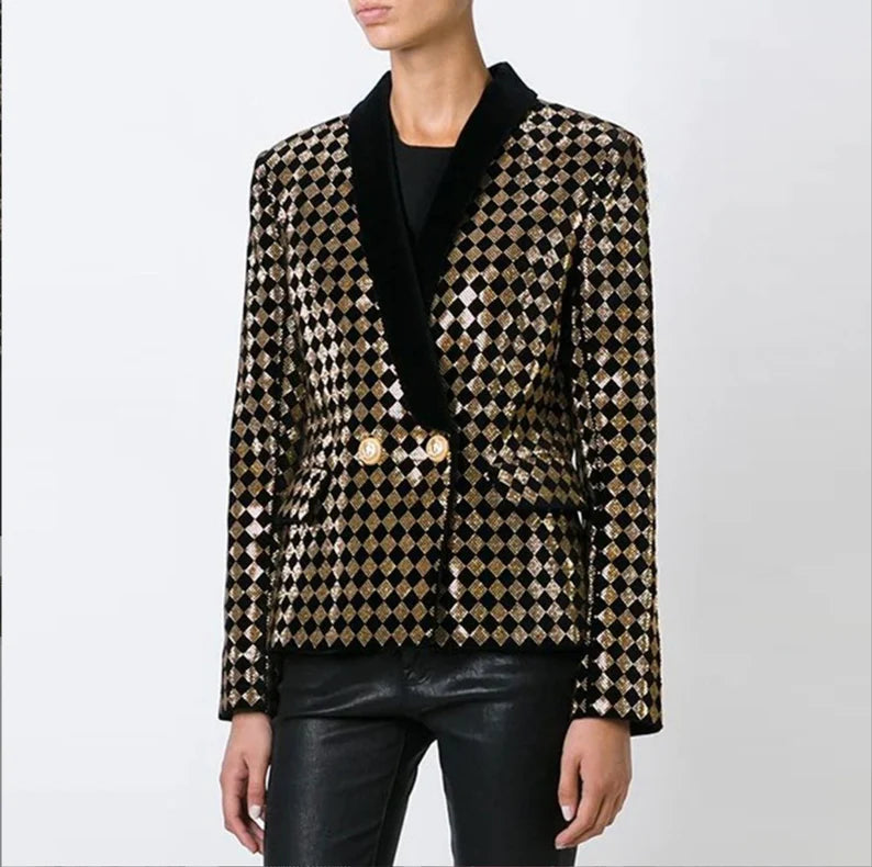 The double stitching on the sleeves and pockets shows a superb level of attention to detail in this women's blazer jacket in black and golden diamond hotfix rhinestones. This checked Blazer jacket is both comfortable and fashionable, making it ideal for any season. Use it as a thin layer over casual clothing and festive attire.