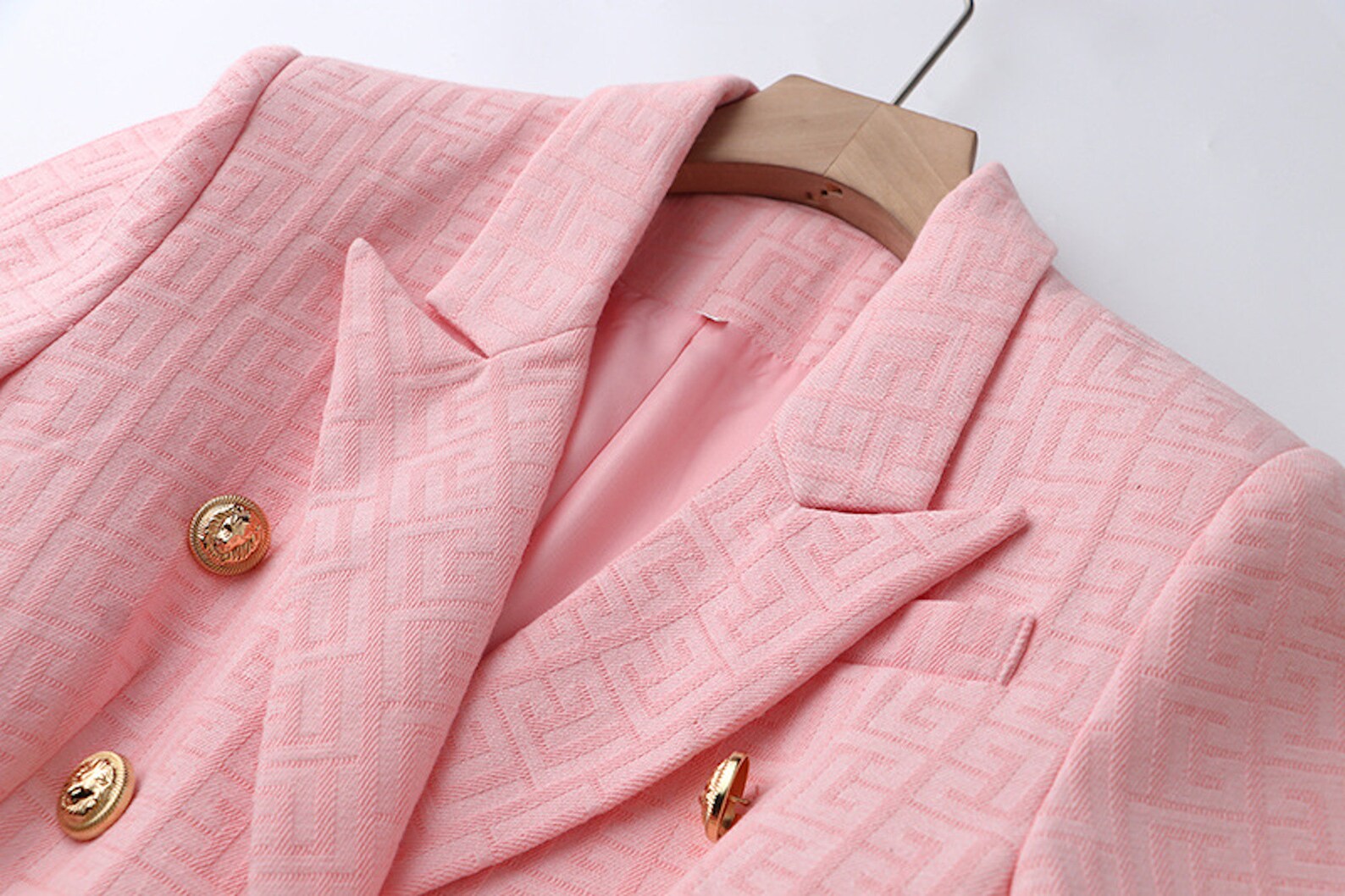 Pink Maze Pattern Fitted Blazer Jacket For Women  UK CUSTOMER SERVICE! Fashion Pioneer - A wardrobe must-have! Our blazer has rouched sleeves, faux pockets, and a lapel collar. For comfort and a flattering fit, this item is fully lined. Wear it open for a smart-casual look. Combine with jeans and sneakers or leggings and heels. Wearable from day to night, from the office to casual drinks.