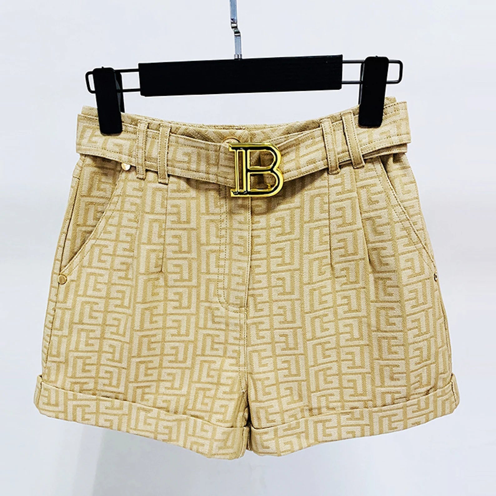 High Waist Belted Maze Pattern Shorts Black colors for Ladies Shorts This High Waist Shorts is available in 4 different colours. For Holidays, Shopping, Parties, and other occasions, a basic T-shirt will complete your daily summer style. This shorts are elegant and comfy thanks to the maze pattern and belt. The high waistline slims you down and accentuates your curves.